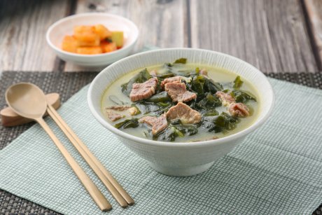 Суп с морской капустой и курицей — рецепт с фото пошагово